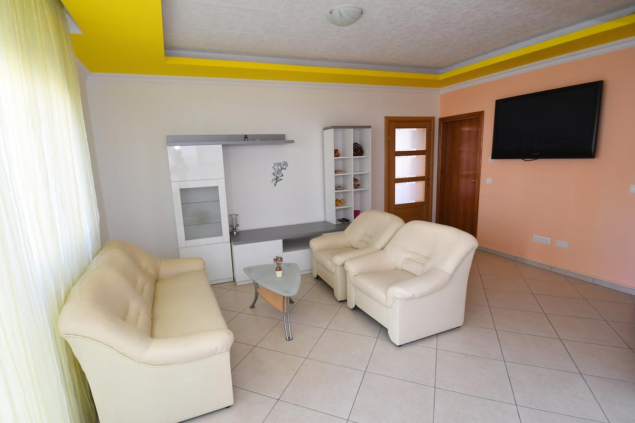 Apartment Mirjana 2 Rijeka Exterior photo